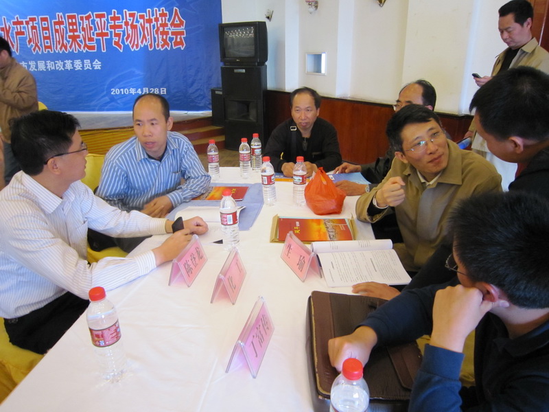 企业代表与拼搏（中国）教授现场交流